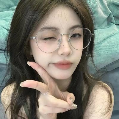 奔跑的修女海报