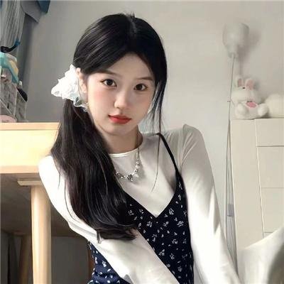 合拍学生妹海报